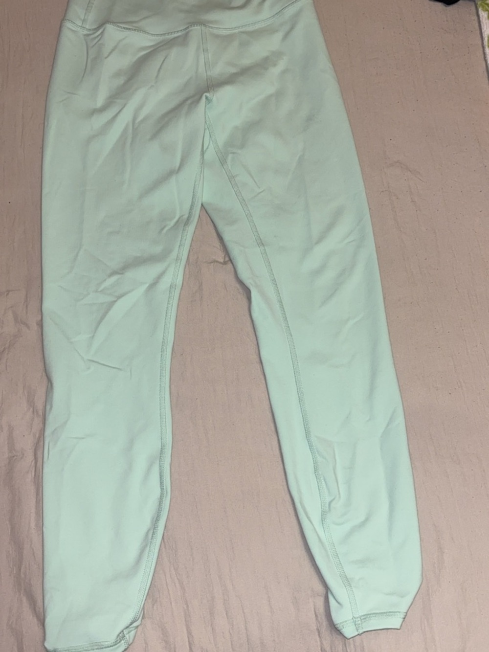 Alo yoga high waisted airlift spearmint 7/8 length leggings
